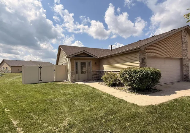 Photo 1 of Townhouse for sale at 1165 W 86th Pl, Merrillville, IN 46410 | MLS# 844442 | Listing updated on 2026-09-14