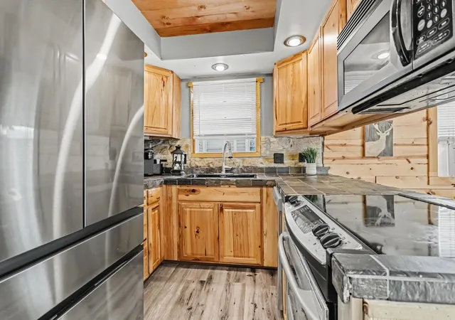 Photo 4 of Townhouse for sale at 204 D St, La Porte, IN 46350 | MLS# 844367 | Listing updated on 2026-09-11