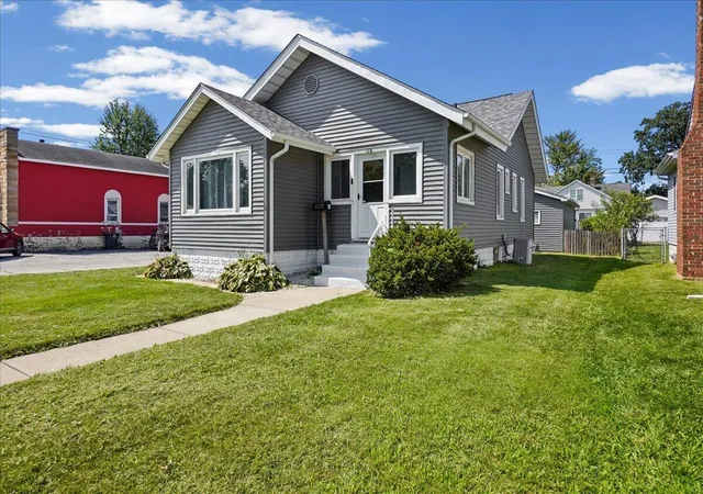 Photo 2 of Sale Pending at 946 State St, Hobart, IN 46342 | MLS# 844445 | Listing updated on 2026-10-06