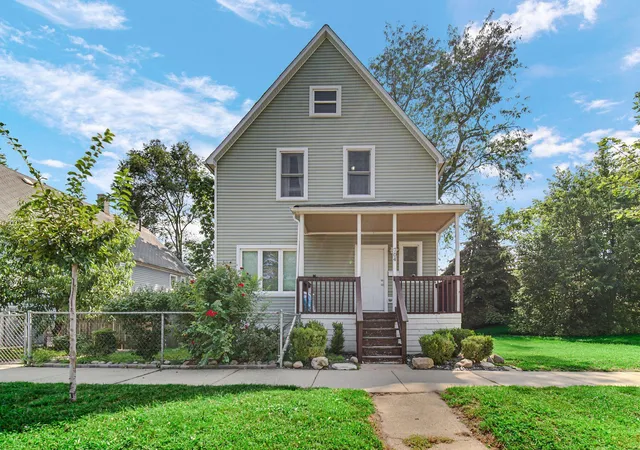 Single family home for sale at 704 Willow Ct, Hammond, IN 46320 | MLS# 844521