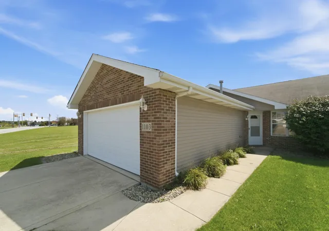 Photo 2 of Sale Pending at 1103 W 84th Dr, Merrillville, IN 46410 | MLS# 844530 | Listing updated on 2026-09-11