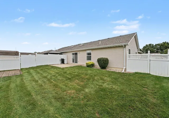 Photo 3 of Sale Pending at 9166 Morton St, Merrillville, IN 46410 | MLS# 845066 | Listing updated on 2026-09-22
