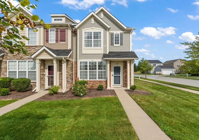 Photo 3 of Townhouse for sale at 11497 Vermont Pl, Crown Point, IN 46307 | MLS# 844925 | Listing updated on 2026-10-07