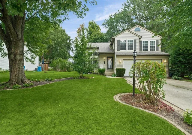 Photo 2 of Sale Pending at 801 S 19th Street, Chesterton, IN 46304 | MLS# 844902 | Listing updated on 2026-09-10