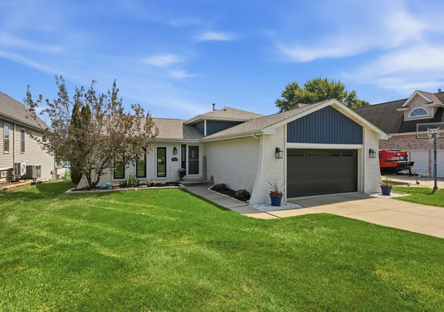 Photo 1 of Sale Pending at 1068 Shoreline Rd, Crown Point, IN 46307 | MLS# 844786 | Listing updated on 2026-09-14