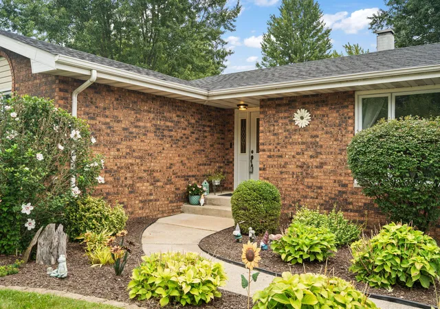 Photo 2 of Sale Pending at 2323 Drop Anchor Dr, Crown Point, IN 46307 | MLS# 845060 | Listing updated on 2026-09-16