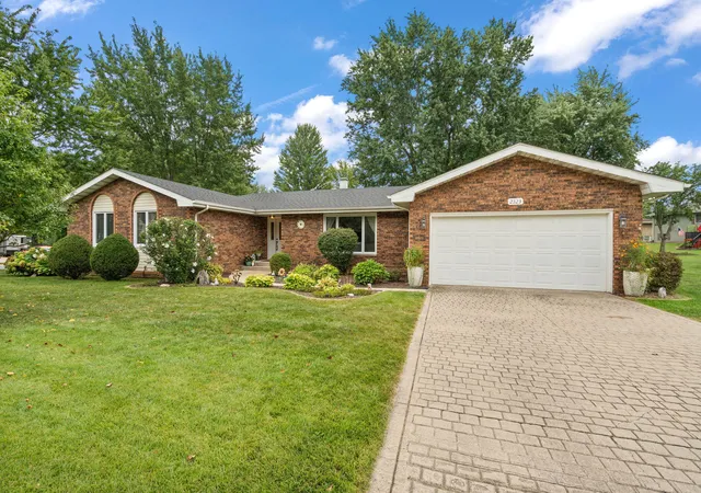Photo 30 of Single family home for sale at 2323 Drop Anchor Dr, Crown Point, IN 46307 | MLS# 845060 | Listing updated on 2026-10-01