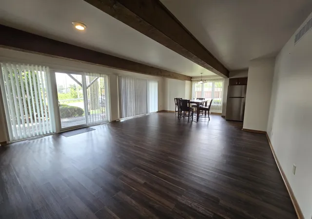 Photo 3 of House for sale at 1500 Camellia Dr, Munster, IN 46321 | MLS# 844998 | Listing updated on 2026-09-15
