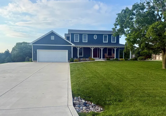 Photo 2 of Single family home for sale at 91 Fleetwood Dr N, Valparaiso, IN 46385 | MLS# 845351 | Listing updated on 2026-09-15