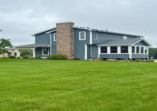 Photo 3 of Single family home for sale at 91 Fleetwood Dr N, Valparaiso, IN 46385 | MLS# 845351 | Listing updated on 2026-09-15