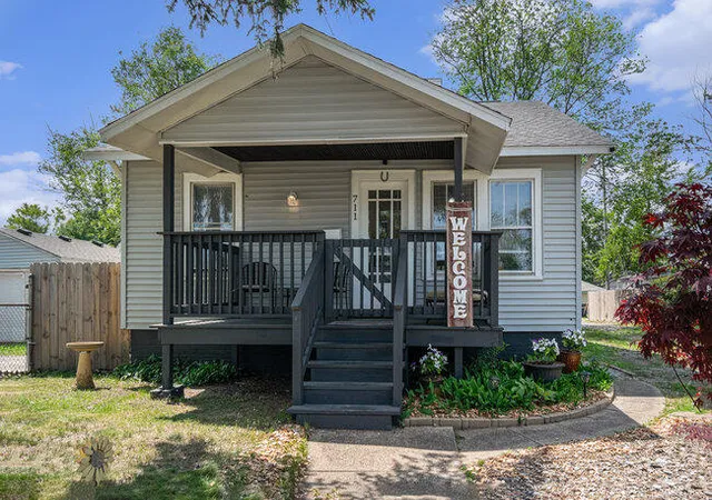 Photo 1 of Single family home for sale at 711 E Barker Ave, Michigan City, IN 46360 | MLS# 844999 | Listing updated on 2026-09-11