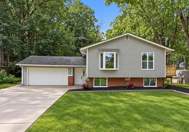 Photo 1 of Single family home for sale at 3707 W 121st Avenue, Crown Point, IN 46307 | MLS# 844964 | Listing updated on 2026-10-06