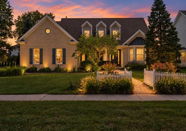 Photo 2 of Single family home for sale at 1624 Timberwood Ln, Munster, IN 46321 | MLS# 844969 | Listing updated on 2026-09-14