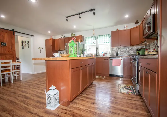 Photo 2 of Single family home for sale at 1430 N Veden Rd, Chesterton, IN 46304 | MLS# 845085 | Listing updated on 2026-09-21