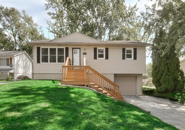 Photo 1 of Single family home for sale at 250 Prairie St, Lowell, IN 46356 | MLS# 844976 | Listing updated on 2026-09-15