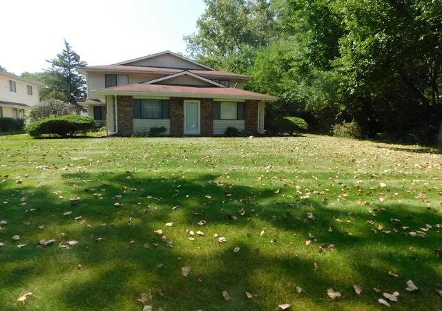 Photo 2 of Sale Pending at 6859 Fillmore Dr, Merrillville, IN 46410 | MLS# 844987 | Listing updated on 2026-09-12