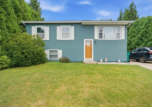 Single family home for sale at 7325 Taney Pl, Merrillville, IN 46410 | MLS# 845037