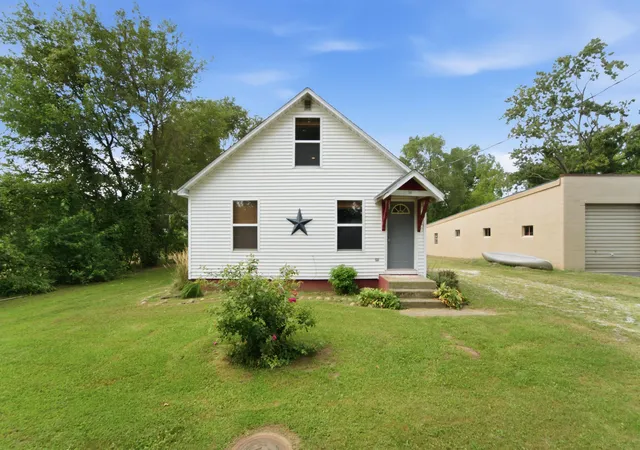 Single family home for sale at 708 S Rose Ave, Kouts, IN 46347 | MLS# 845067