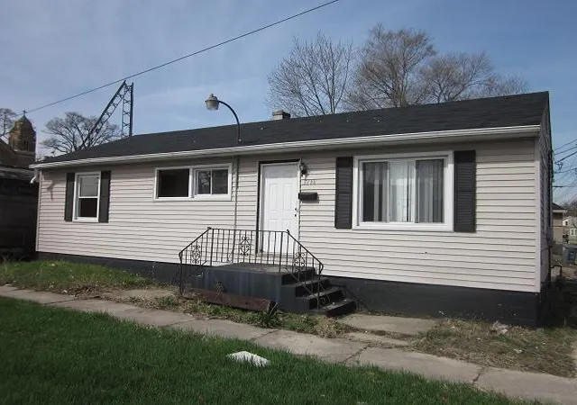 Photo 4 of Single family home for sale at 3798 Monroe St, Gary, IN 46408 | MLS# 845163 | Listing updated on 2026-09-11