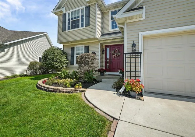 Photo 2 of Single family home for sale at 13 Edinburgh Ct, Valparaiso, IN 46385 | MLS# 845070 | Listing updated on 2026-09-10