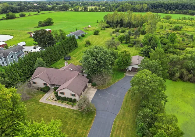 Photo 3 of Sale Pending at 536 W 450 North, Hobart, IN 46342 | MLS# 845136 | Listing updated on 2026-09-15