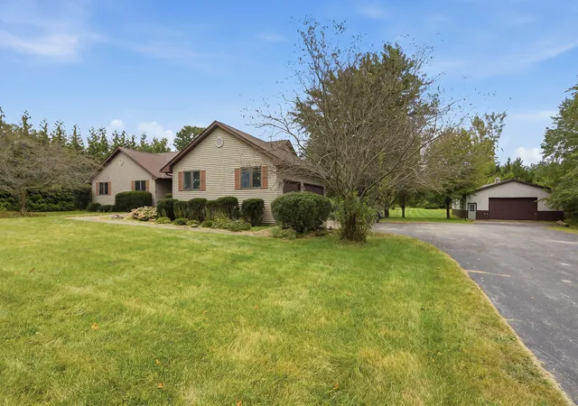 Photo 4 of Sale Pending at 536 W 450 North, Hobart, IN 46342 | MLS# 845136 | Listing updated on 2026-09-15