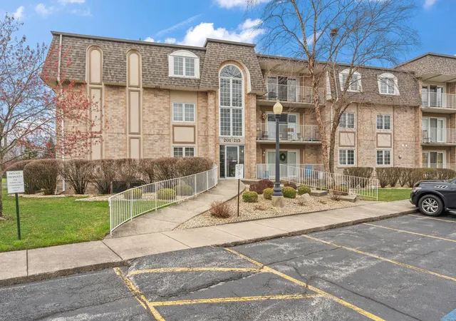 Condo for sale at 212 Swan Dr #3c, Dyer, IN 46311 | MLS# 845130