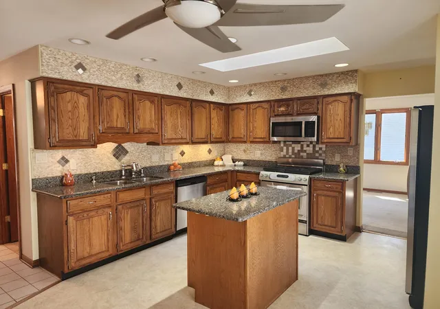Photo 3 of Single family home for sale at 5314 Quail Ct, Schererville, IN 46375 | MLS# 845054 | Listing updated on 2026-10-02