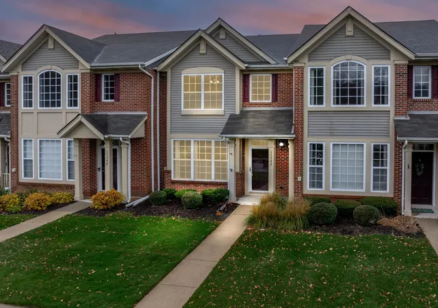 Photo 2 of Townhouse for sale at 11742 Broadway, Crown Point, IN 46307 | MLS# 845053 | Listing updated on 2026-09-11