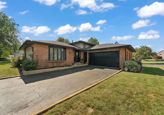 Photo 1 of Single family home for sale at 3167 Westwind Ct, Crown Point, IN 46307 | MLS# 845055 | Listing updated on 2026-09-11