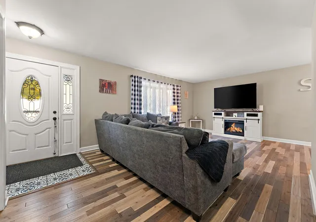 Photo 3 of Single family home for sale at 3167 Westwind Ct, Crown Point, IN 46307 | MLS# 845055 | Listing updated on 2026-09-11