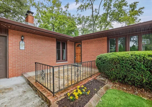 Photo 2 of Single family home for sale at 1805 Clover Ln, Valparaiso, IN 46385 | MLS# 845086 | Listing updated on 2026-09-10