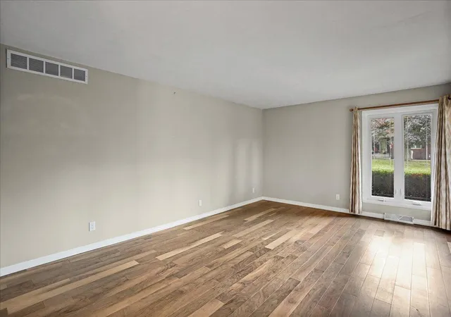 Photo 3 of Single family home for sale at 1805 Clover Ln, Valparaiso, IN 46385 | MLS# 845086 | Listing updated on 2026-09-10