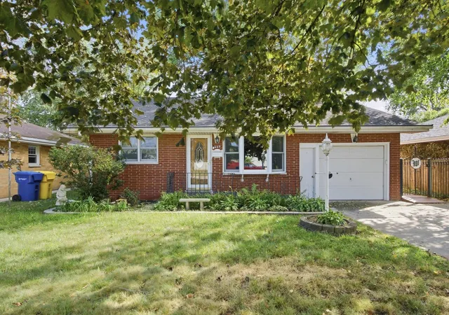 Single family home for sale at 609 E Ash Pl, Griffith, IN 46319 | MLS# 845349