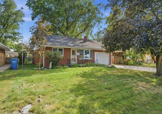 Photo 1 of Single family home for sale at 609 E Ash Pl, Griffith, IN 46319 | MLS# 845349 | Listing updated on 2026-09-15