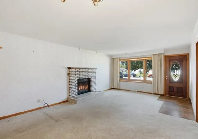 Photo 4 of Single family home for sale at 609 E Ash Pl, Griffith, IN 46319 | MLS# 845349 | Listing updated on 2026-09-15