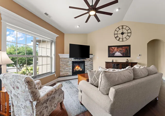 Photo 4 of Multi family home for sale at 3103 Winter Garden Dr, Valparaiso, IN 46385 | MLS# 845102 | Listing updated on 2026-09-10