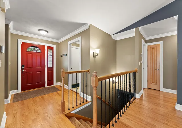 Photo 3 of Single family home for sale at 405 Galway Dr, Valparaiso, IN 46385 | MLS# 845176 | Listing updated on 2026-09-11
