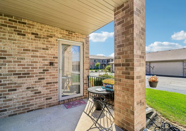 Photo 3 of Condo for sale at 982 Elm Dr, Crown Point, IN 46307 | MLS# 845269 | Listing updated on 2026-09-14