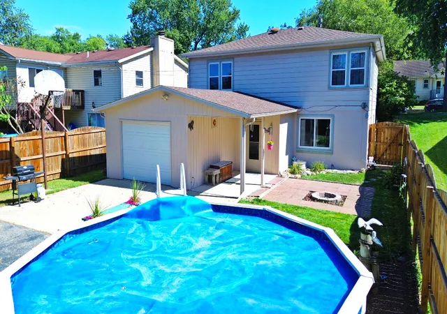 Photo 3 of Single family home for sale at 210 Michigan St, Chesterton, IN 46304 | MLS# 845124 | Listing updated on 2026-09-15