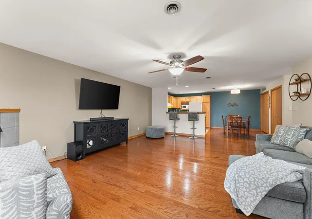 Photo 3 of Condo for sale at 946 Elm Dr, Crown Point, IN 46307 | MLS# 845125 | Listing updated on 2026-09-15