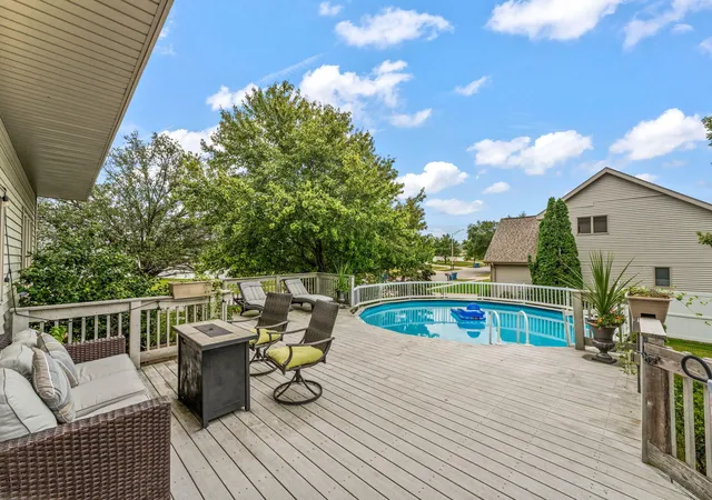 Photo 3 of Sale Pending at 160 Deertrail Dr, Dyer, IN 46311 | MLS# 845162 | Listing updated on 2026-09-15