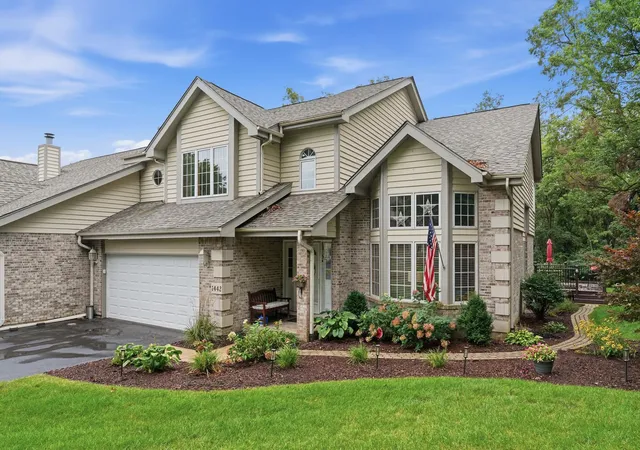 Townhouse for sale at 1442 Carriage Oaks Ct, Dyer, IN 46311 | MLS# 845138