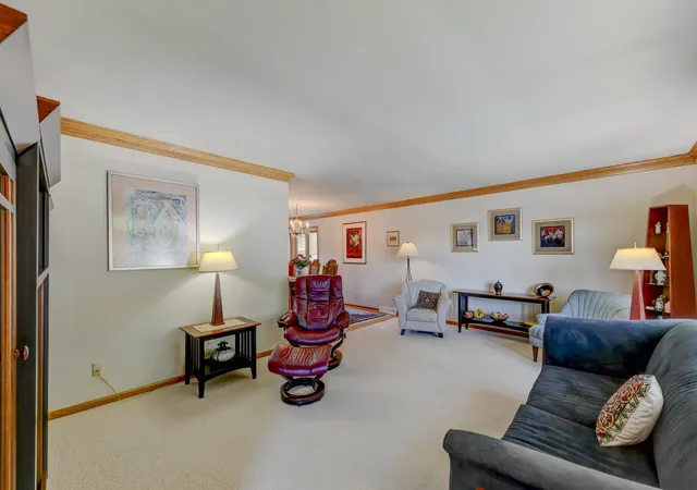 Photo 3 of Single family home for sale at 9036 Orchard Dr, Highland, IN 46322 | MLS# 845179 | Listing updated on 2026-09-11