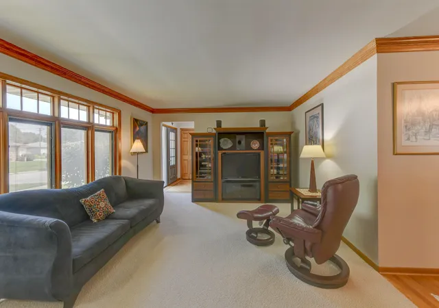 Photo 4 of Single family home for sale at 9036 Orchard Dr, Highland, IN 46322 | MLS# 845179 | Listing updated on 2026-09-11