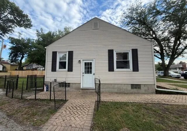 Photo 2 of Sale Pending at 234 S Ridge St, Crown Point, IN 46307 | MLS# 845161 | Listing updated on 2026-09-15