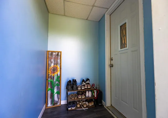 Photo 4 of Single family home for sale at 1063 Frontage Rd, Chesterton, IN 46304 | MLS# 845153 | Listing updated on 2026-09-11