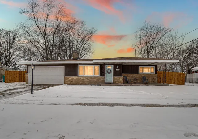 Photo 2 of Single family home for sale at 622 E 54th Avenue, Merrillville, IN 46410 | MLS# 845152 | Listing updated on 2026-09-29