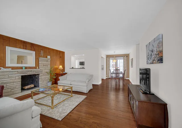 Photo 3 of Single family home for sale at 622 E 54th Avenue, Merrillville, IN 46410 | MLS# 845152 | Listing updated on 2026-09-29