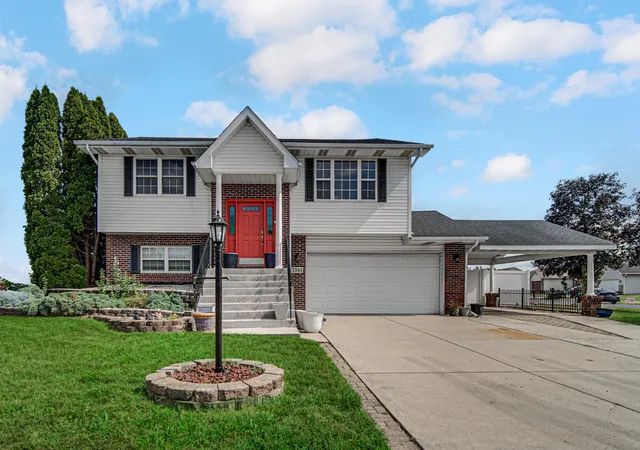 Photo 2 of Single family home for sale at 7581 Murrelet St, Hobart, IN 46342 | MLS# 845309 | Listing updated on 2026-09-15